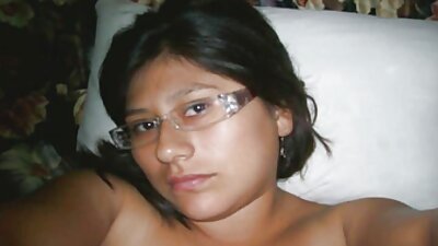 Prietena bruneta isi face fundul strans si creampied