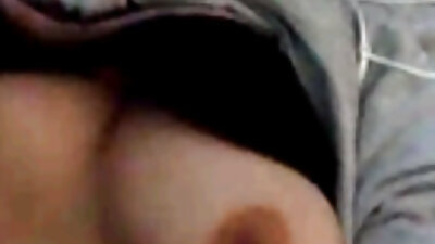Bătrânul excitat se murdărește cu o tânără adolescentă