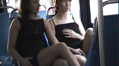 Cuplu de adolescenți fierbinți care fac sex în fața camerei