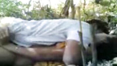 Uimitoare latina cu sâni fierbinți este lovită de un cocoș negru