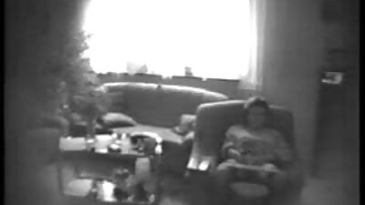 O fată drăguță adolescentă futută în somn