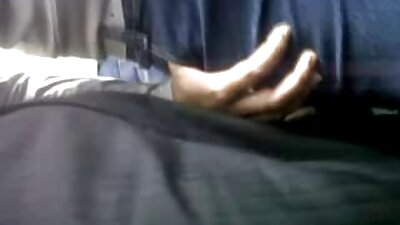 Busty Mom a sedus un băiat adormit