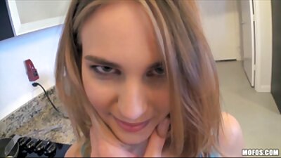 Fata sexy perfectă primește o surpriză de naștere