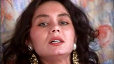 Busty Brunette Babe devine dracu din viața ei